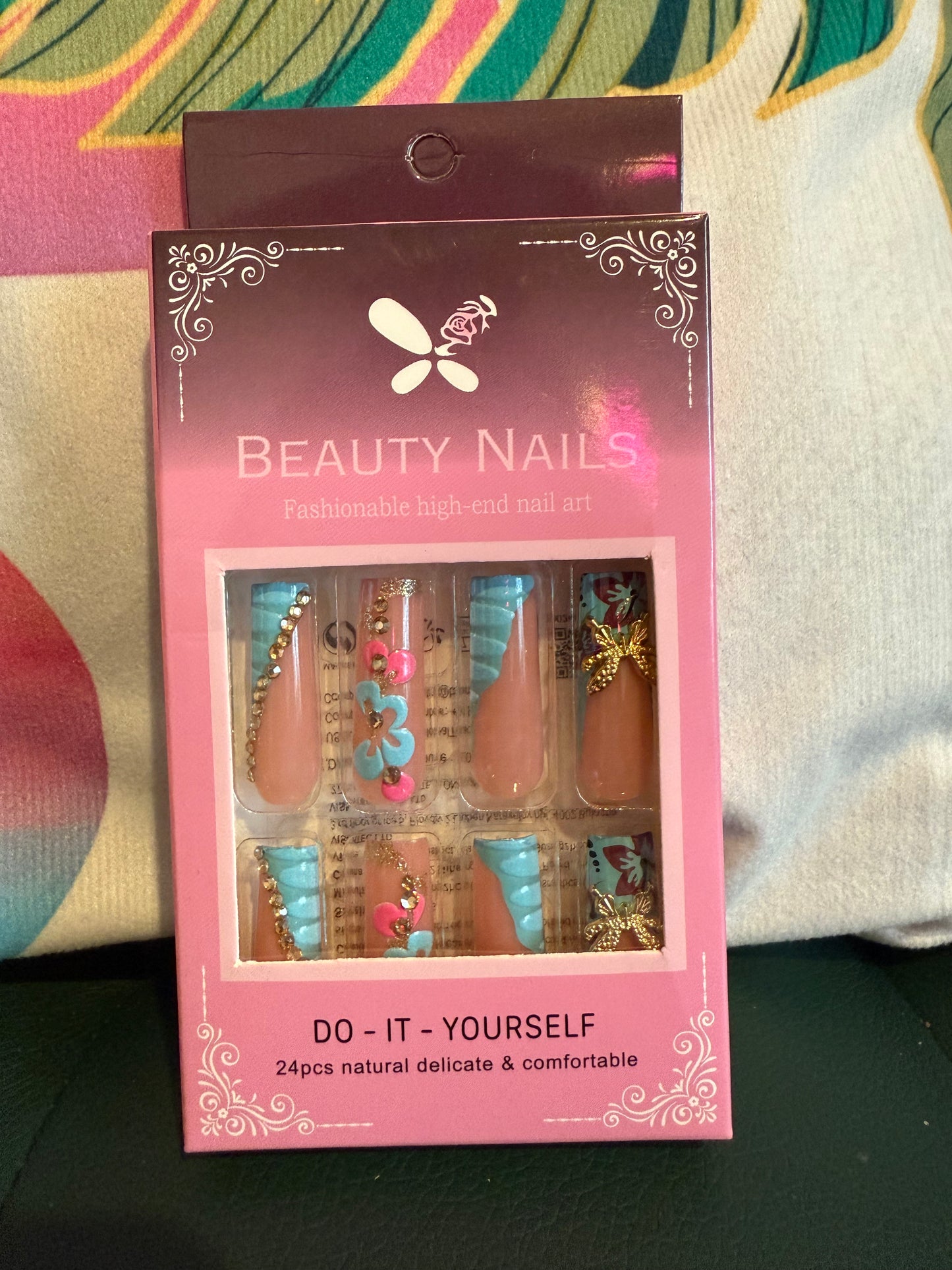 Beautiful Butterfly 24pcs Nail Set